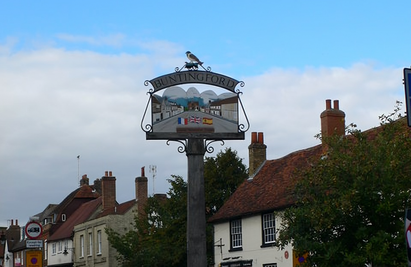 Eirian Evans / Buntingford Village Sign / CC BY-SA 2.0
