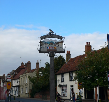 Eirian Evans / Buntingford Village Sign / CC BY-SA 2.0